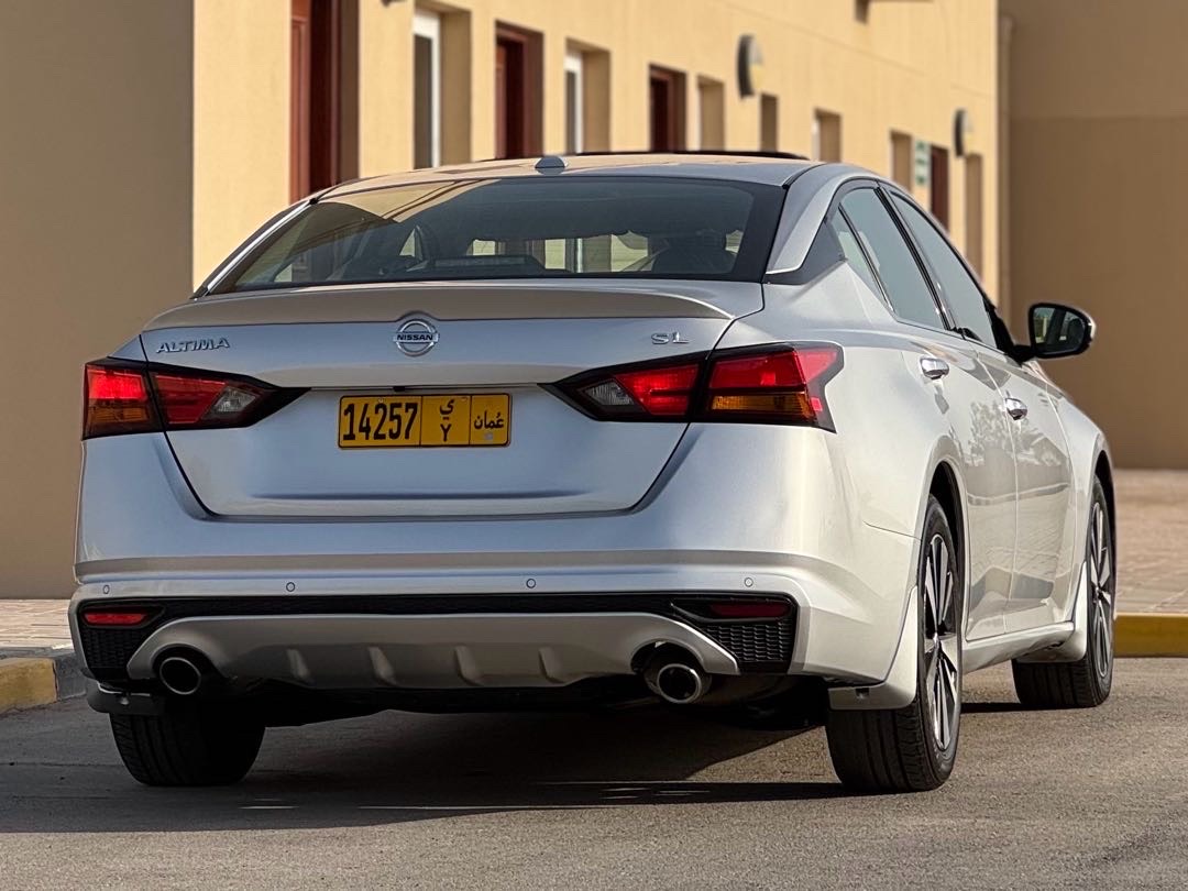 2019 Nissan Altima SL thumbnail 6