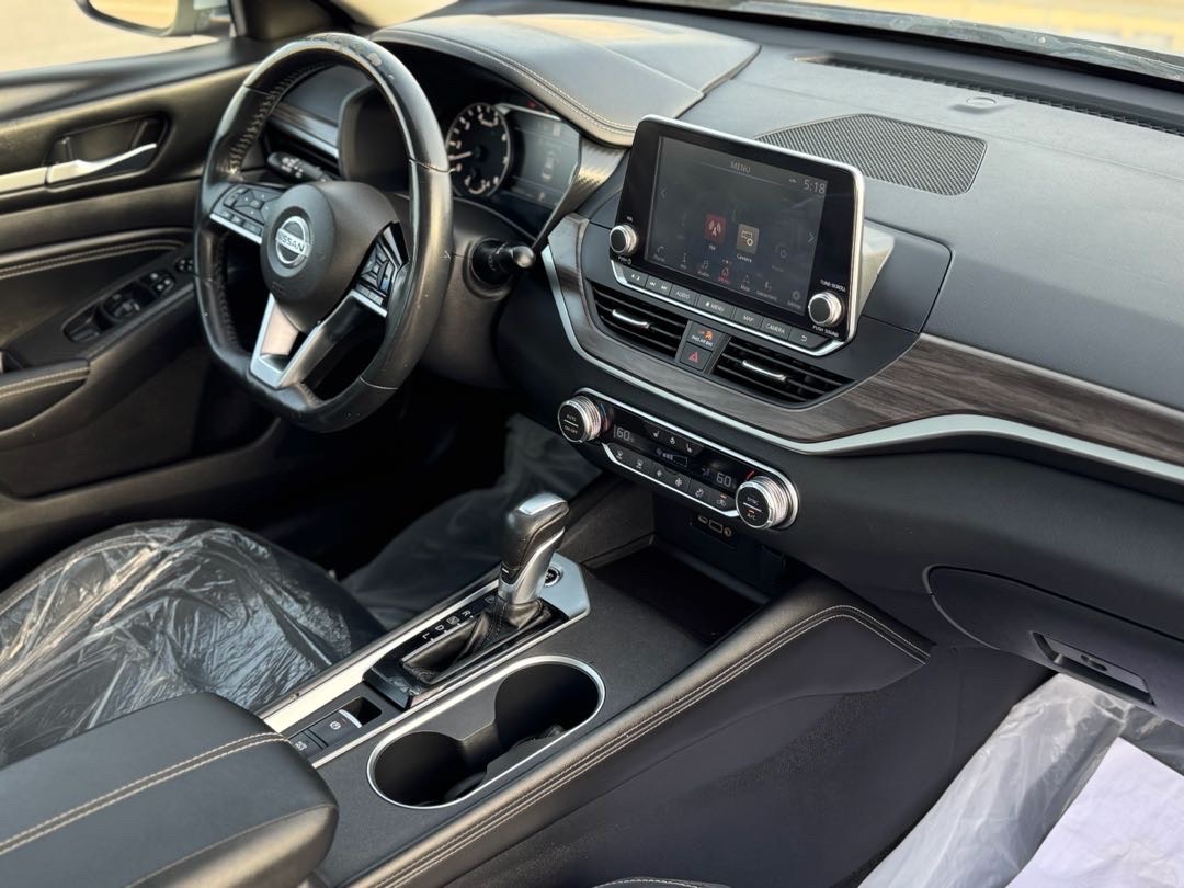 2019 Nissan Altima SL thumbnail 9