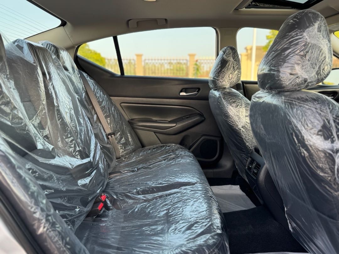 2019 Nissan Altima SL thumbnail 11