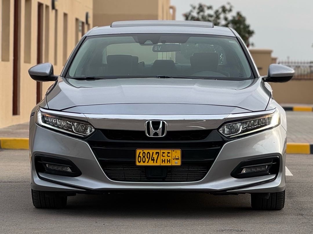 2018 Honda Accord EX-L thumbnail 2