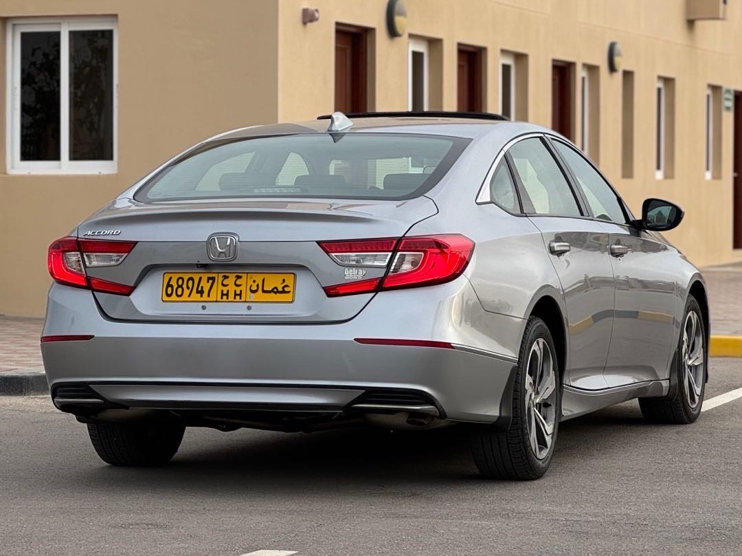 2018 Honda Accord EX-L thumbnail 5