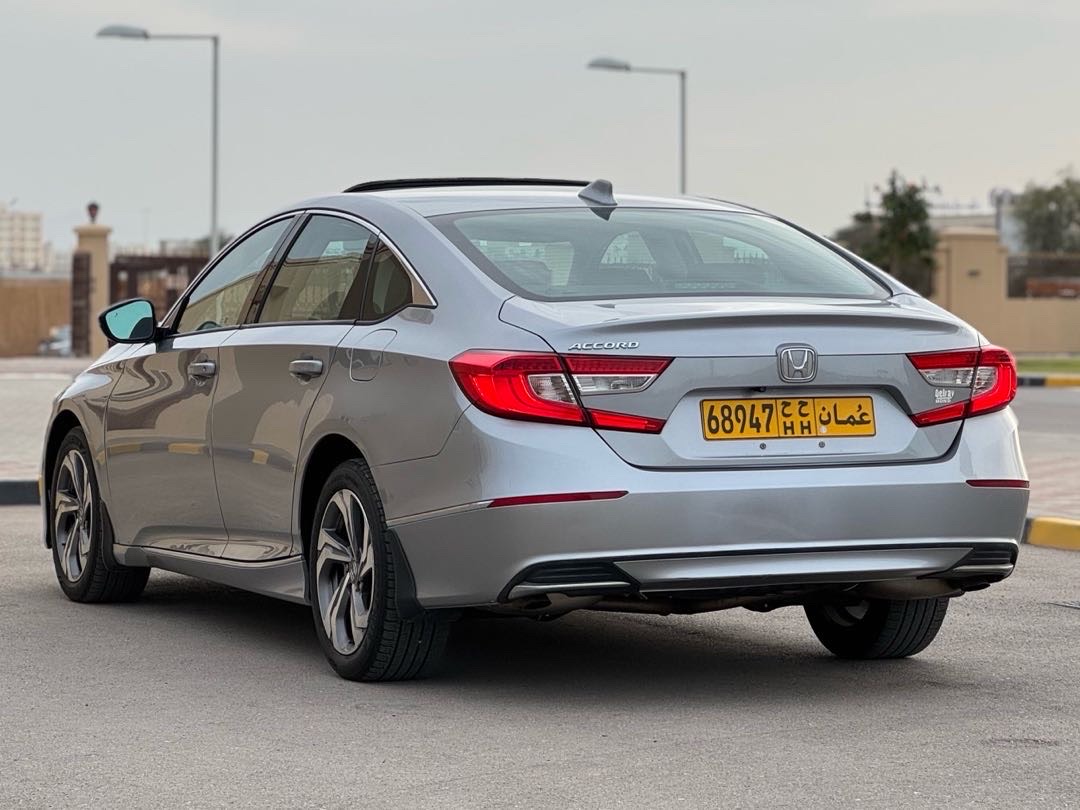 2018 Honda Accord EX-L thumbnail 6