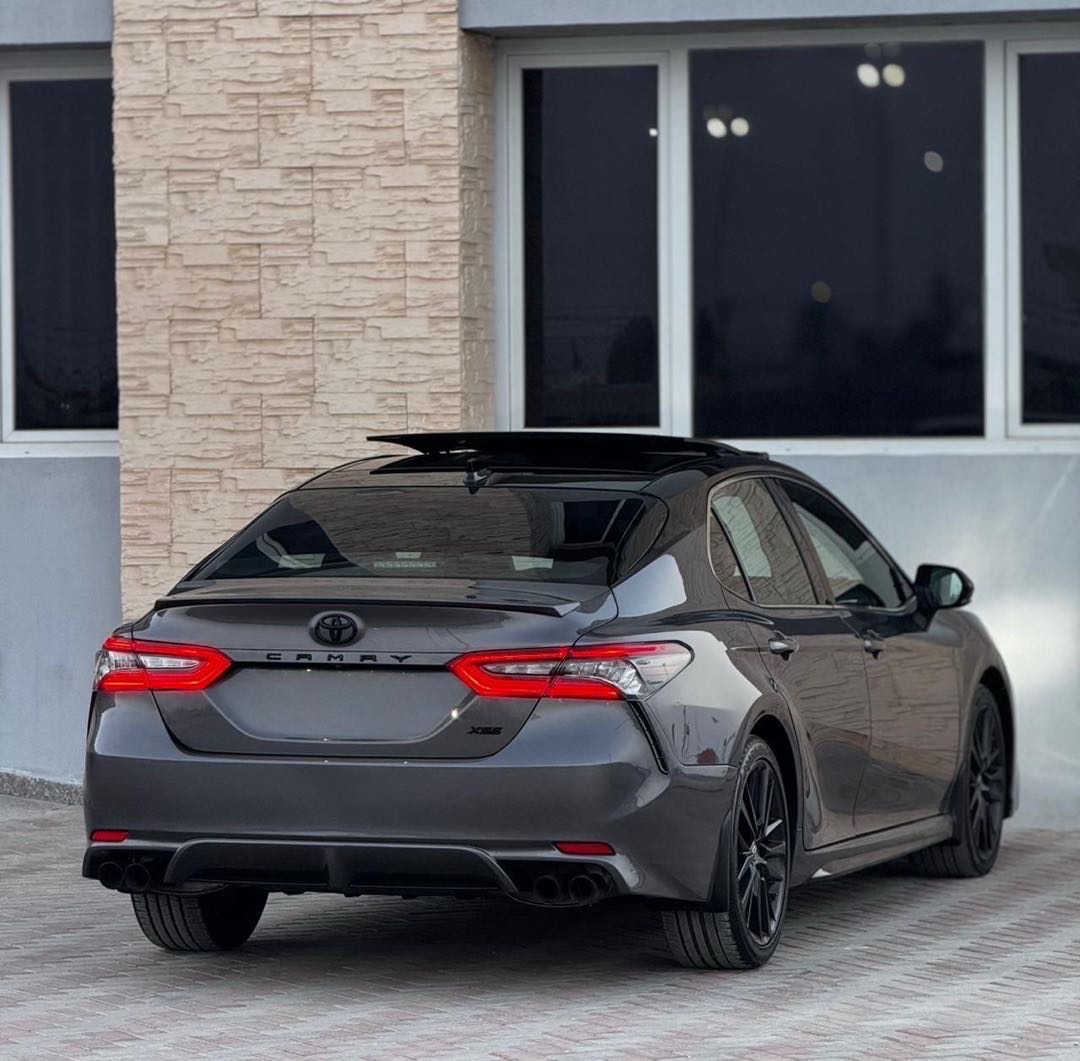 2021 Toyota Camry XSE thumbnail 3