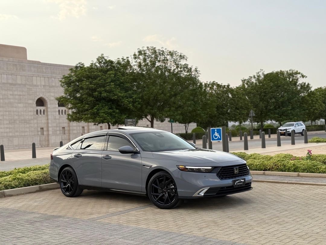 2024 Honda Accord Touring Hybrid thumbnail 5