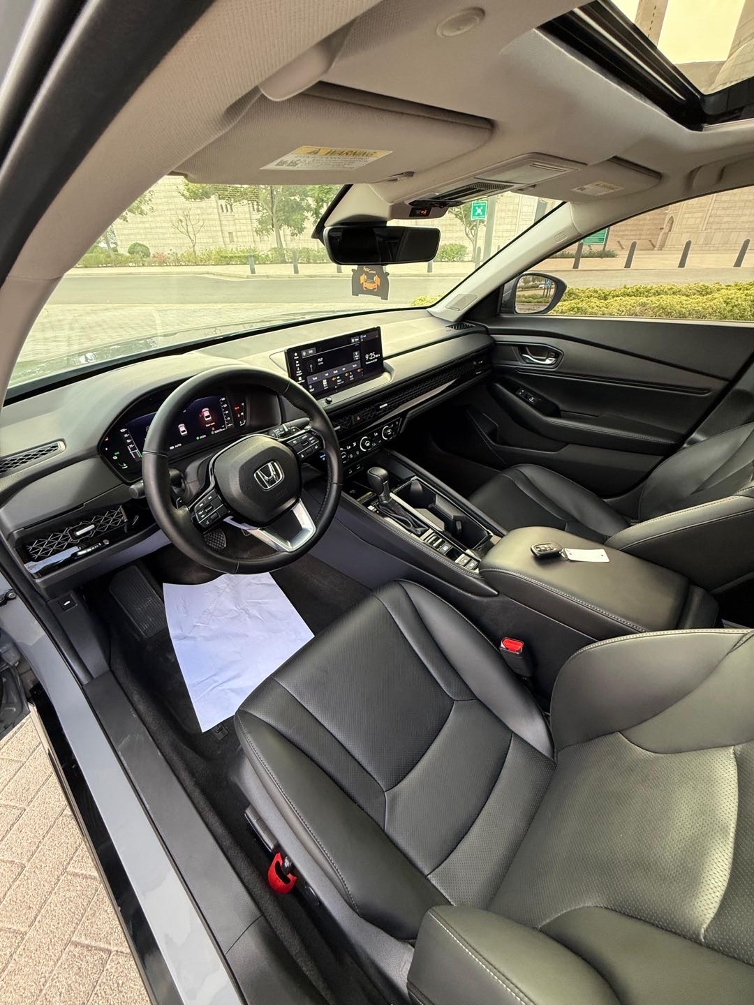 2024 Honda Accord Touring Hybrid thumbnail 7