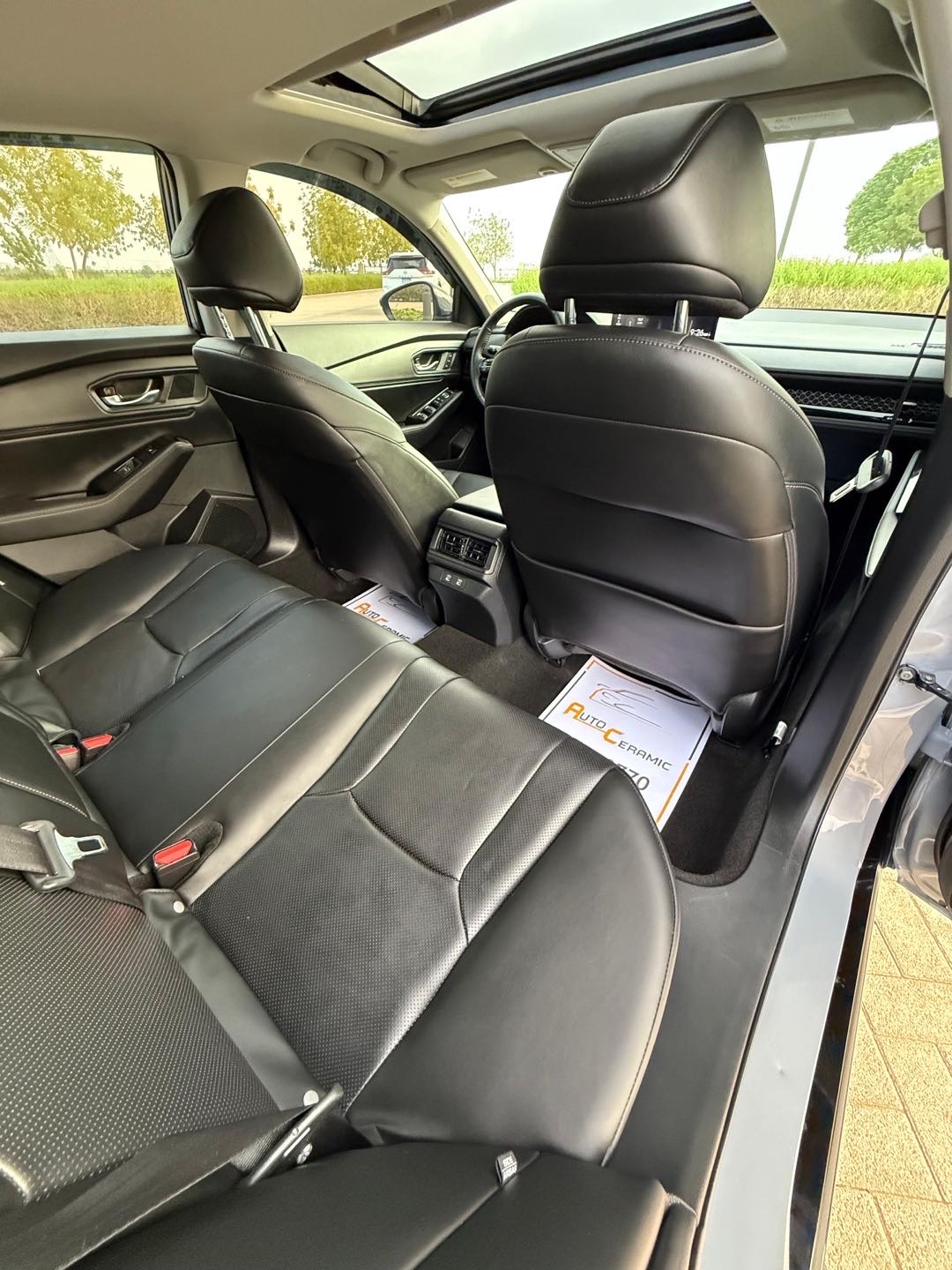 2024 Honda Accord Touring Hybrid thumbnail 9