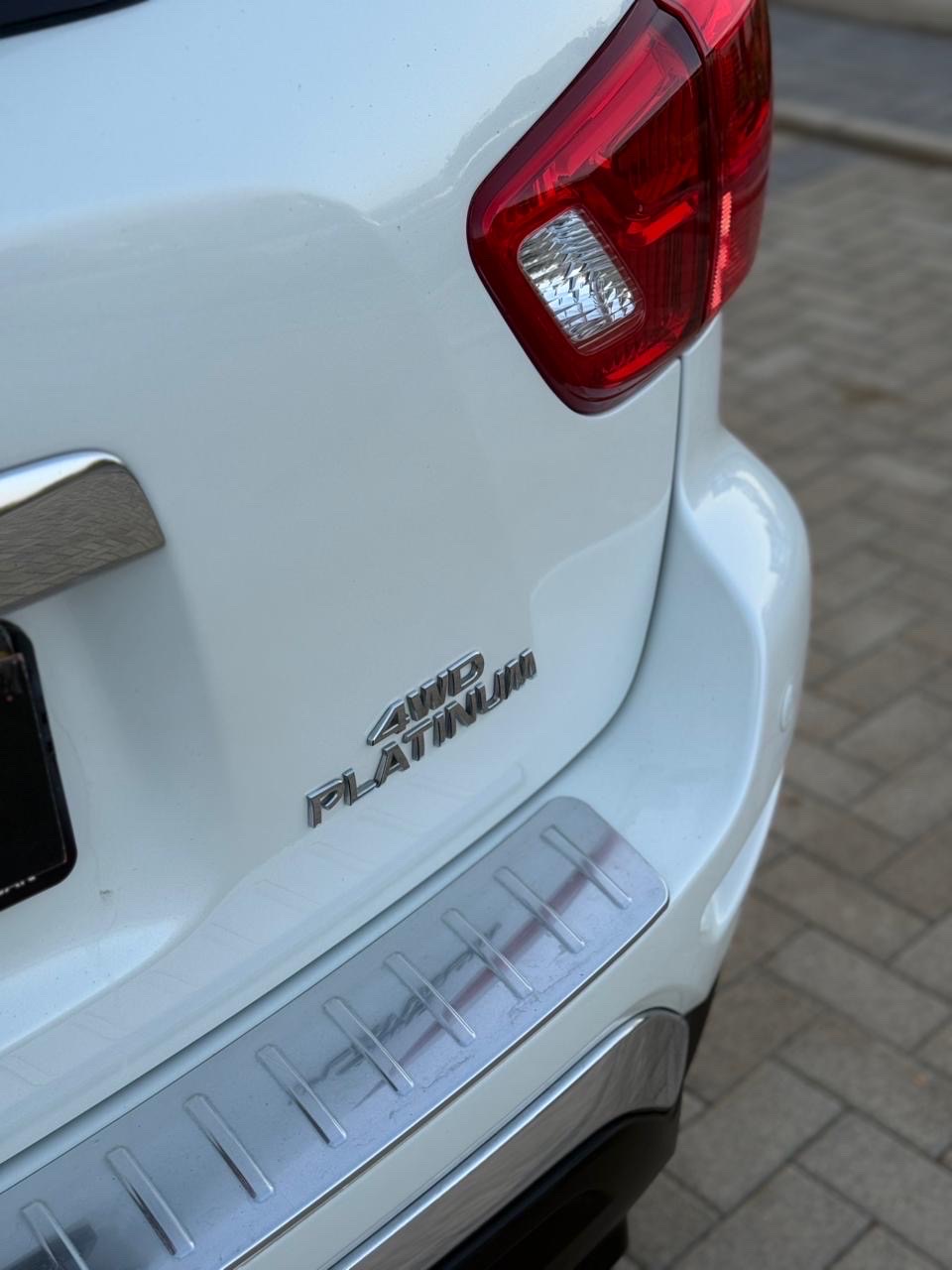 2017 Nissan Pathfinder Platinum thumbnail 15