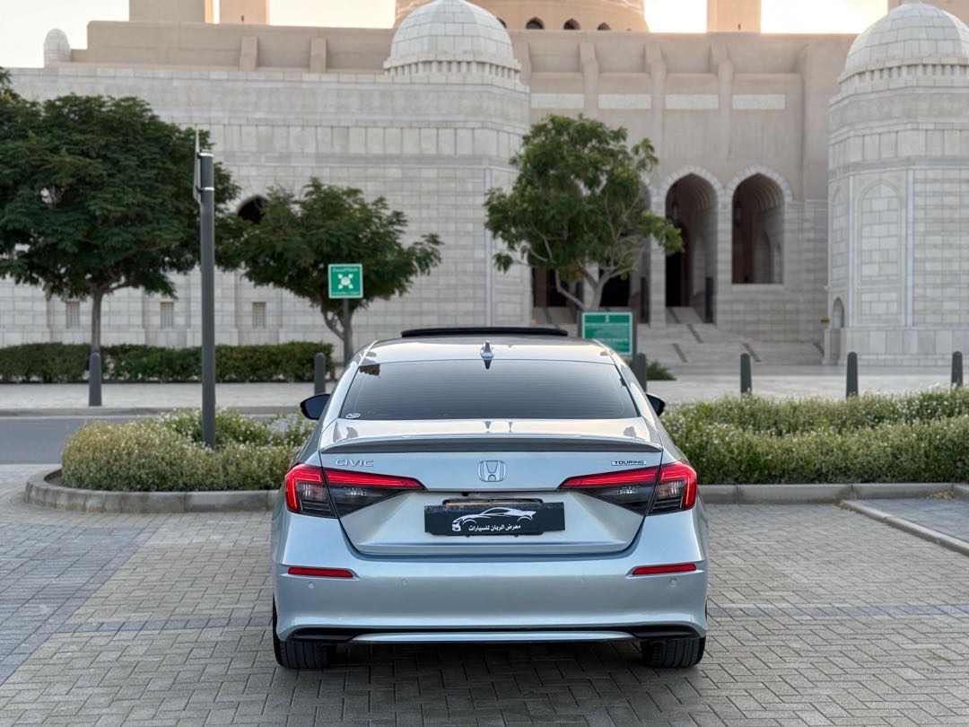 2022 Honda Accord Touring Hybrid thumbnail 4