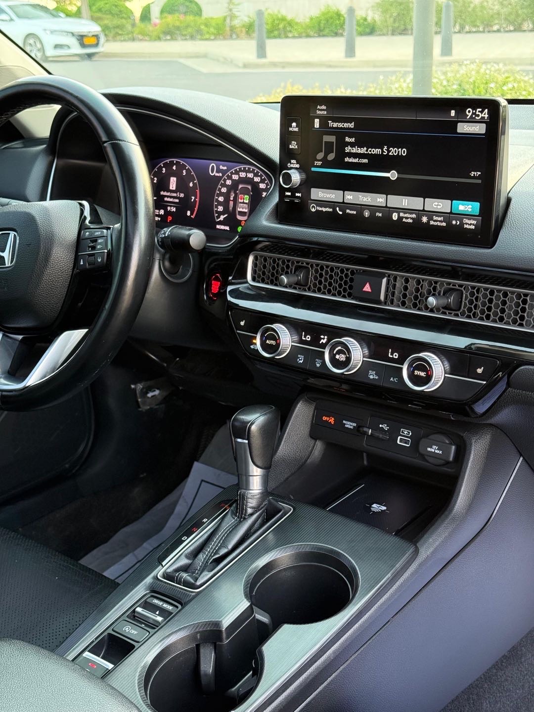 2022 Honda Accord Touring Hybrid thumbnail 6