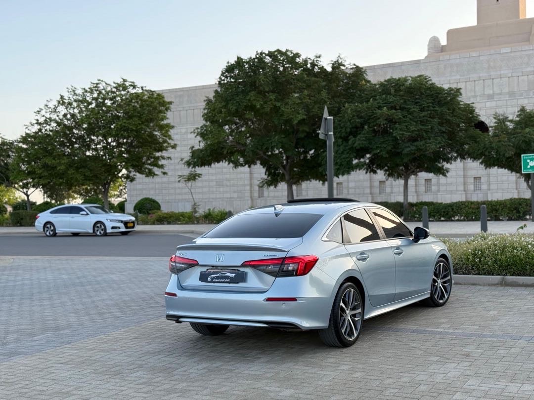 2022 Honda Accord Touring Hybrid thumbnail 8