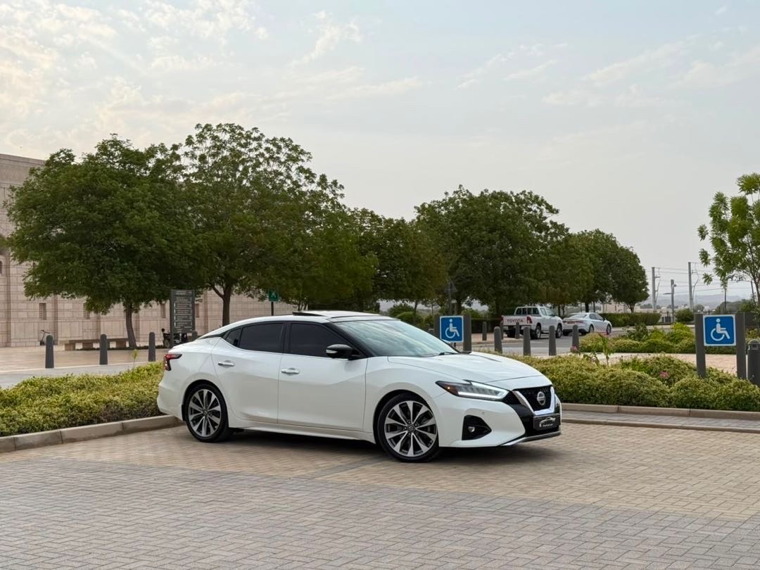 2019 Nissan Maxima Platinum thumbnail 3