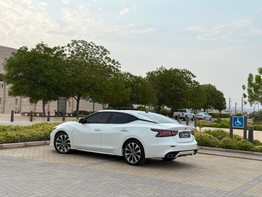 2019 Nissan Maxima Platinum thumbnail 4
