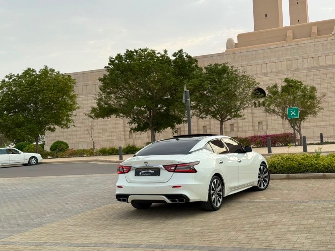 2019 Nissan Maxima Platinum thumbnail 5