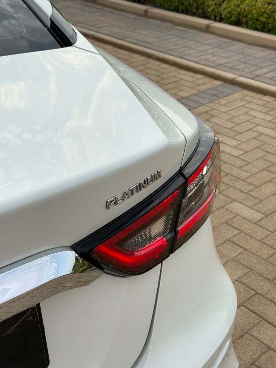 2019 Nissan Maxima Platinum thumbnail 9