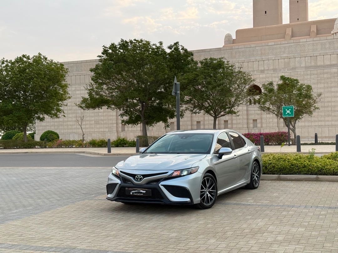 2023 Toyota Camry SE thumbnail 2