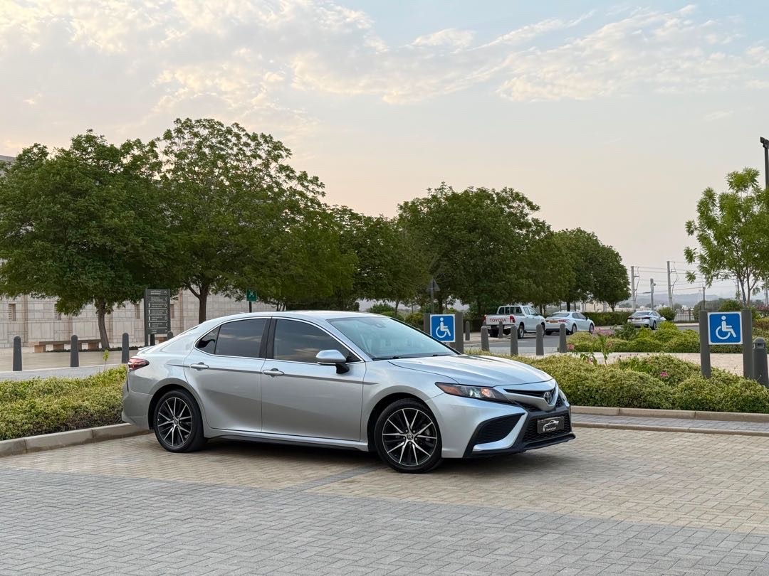 2023 Toyota Camry SE thumbnail 5