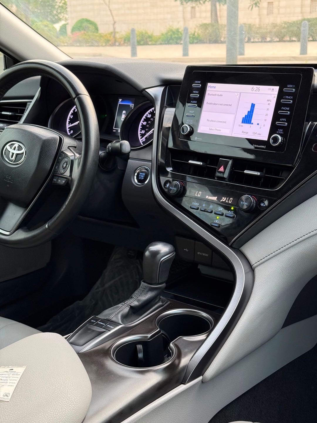 2023 Toyota Camry SE thumbnail 6