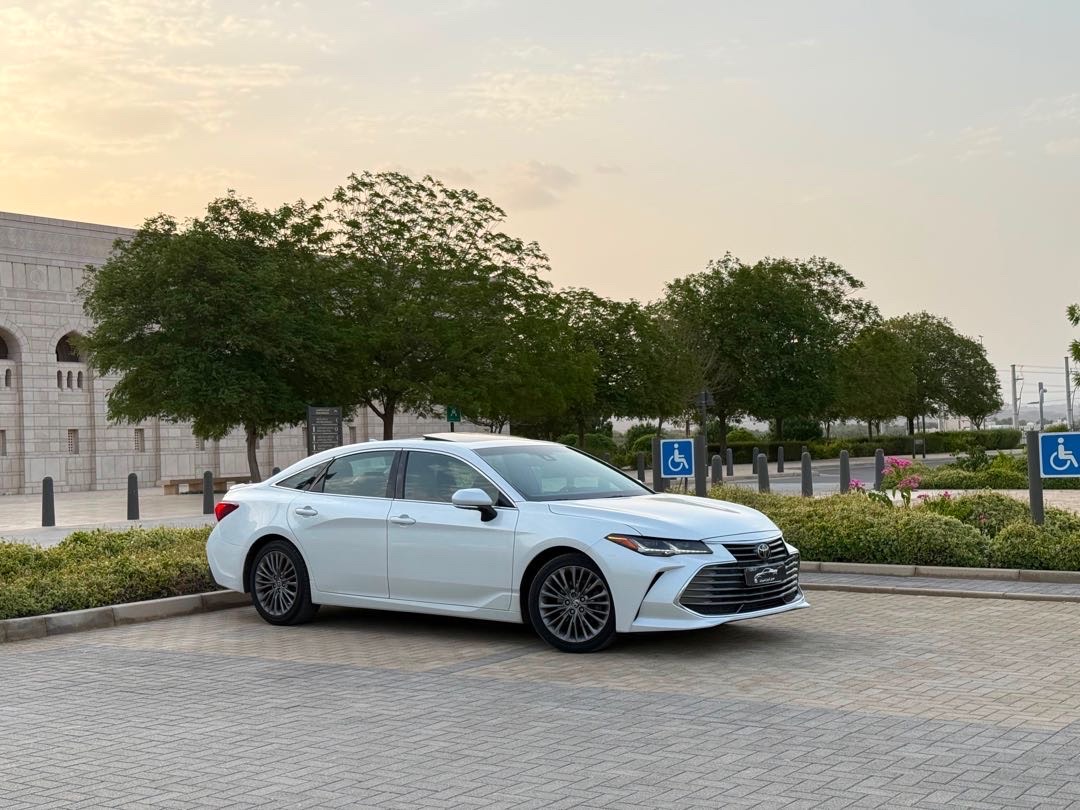 2021 Toyota Avalon Limited thumbnail 3