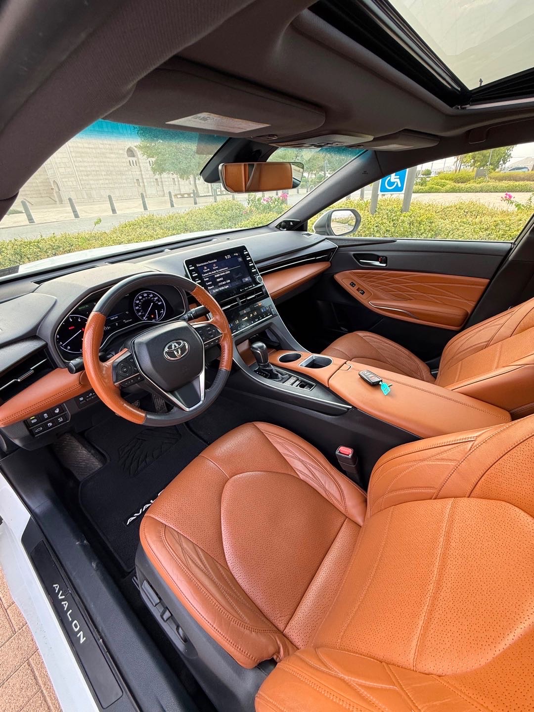 2021 Toyota Avalon Limited thumbnail 6