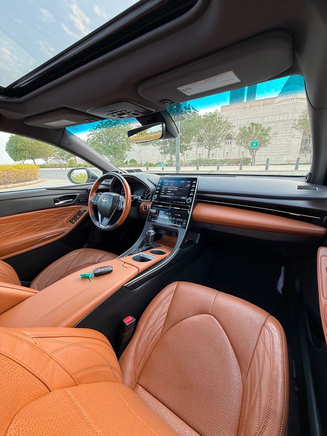 2021 Toyota Avalon Limited thumbnail 9
