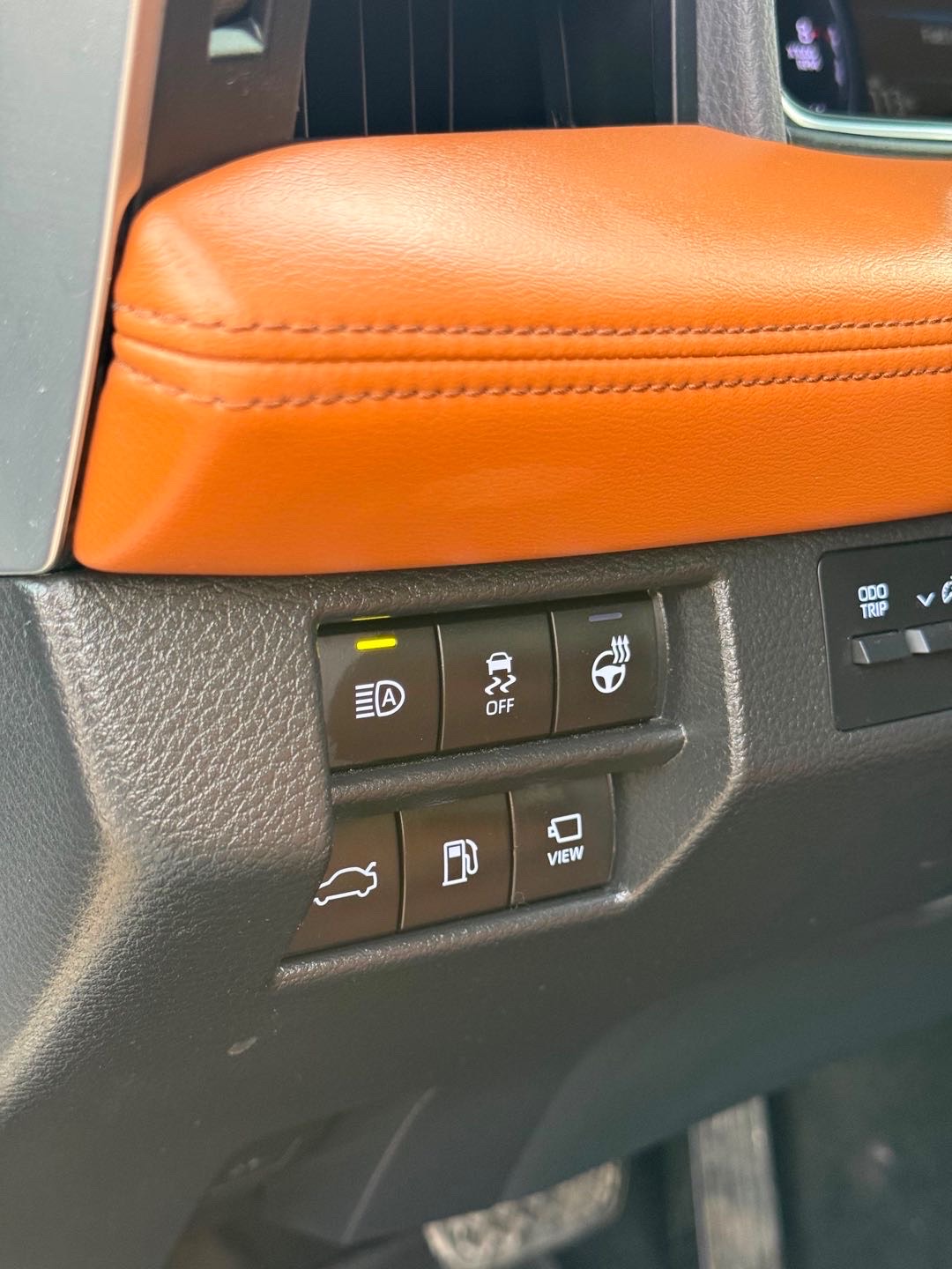 2021 Toyota Avalon Limited thumbnail 14