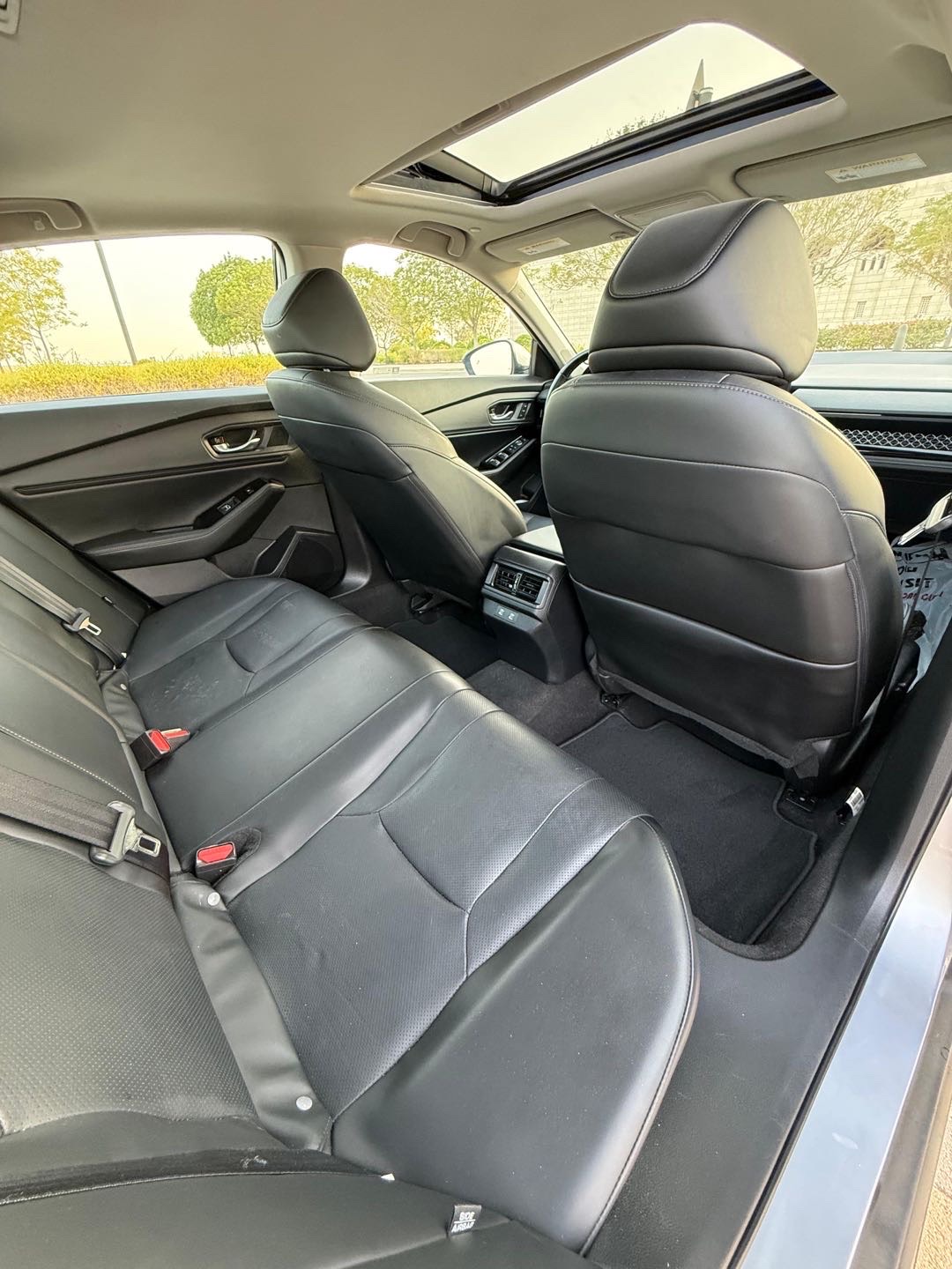 2024 Honda Accord Touring Hybrid thumbnail 12