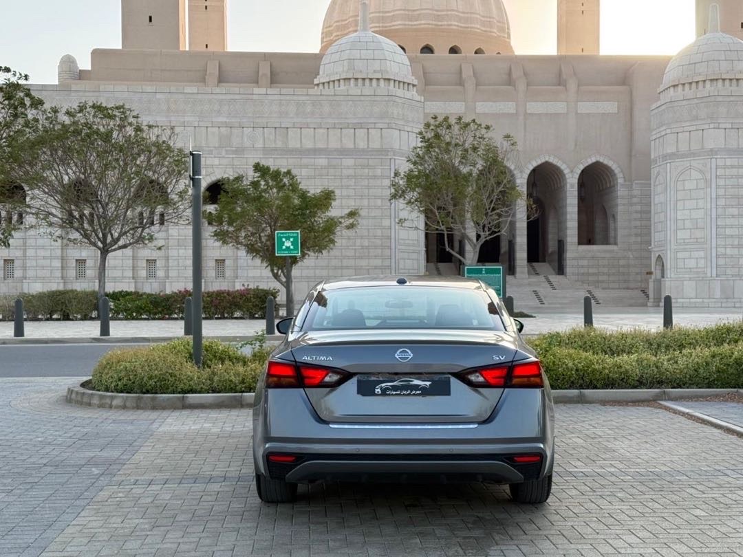 2020 Nissan Altima SV thumbnail 4
