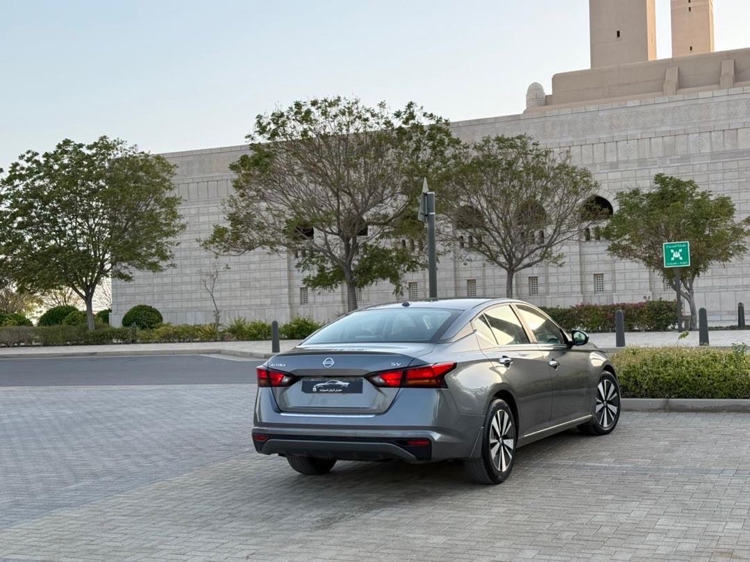 2020 Nissan Altima SV thumbnail 6