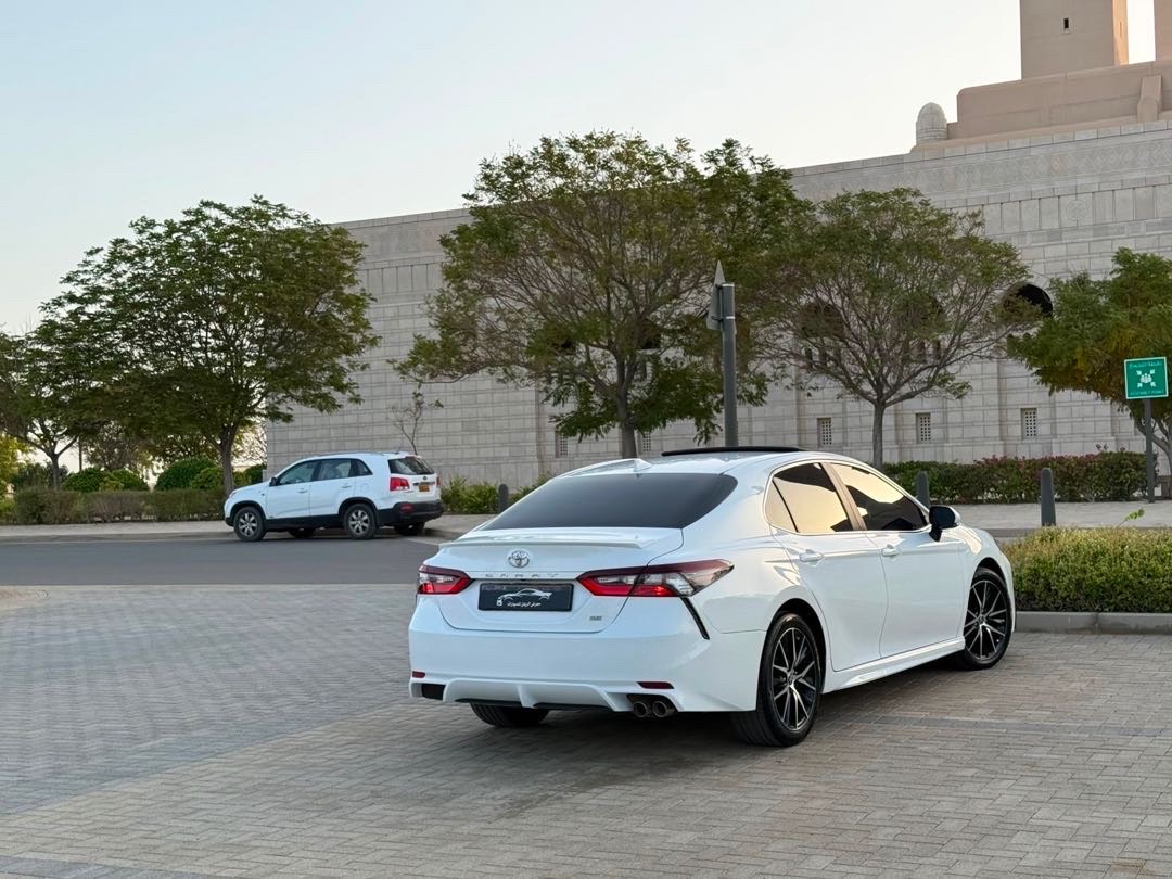 2022 Toyota Camry SE thumbnail 5