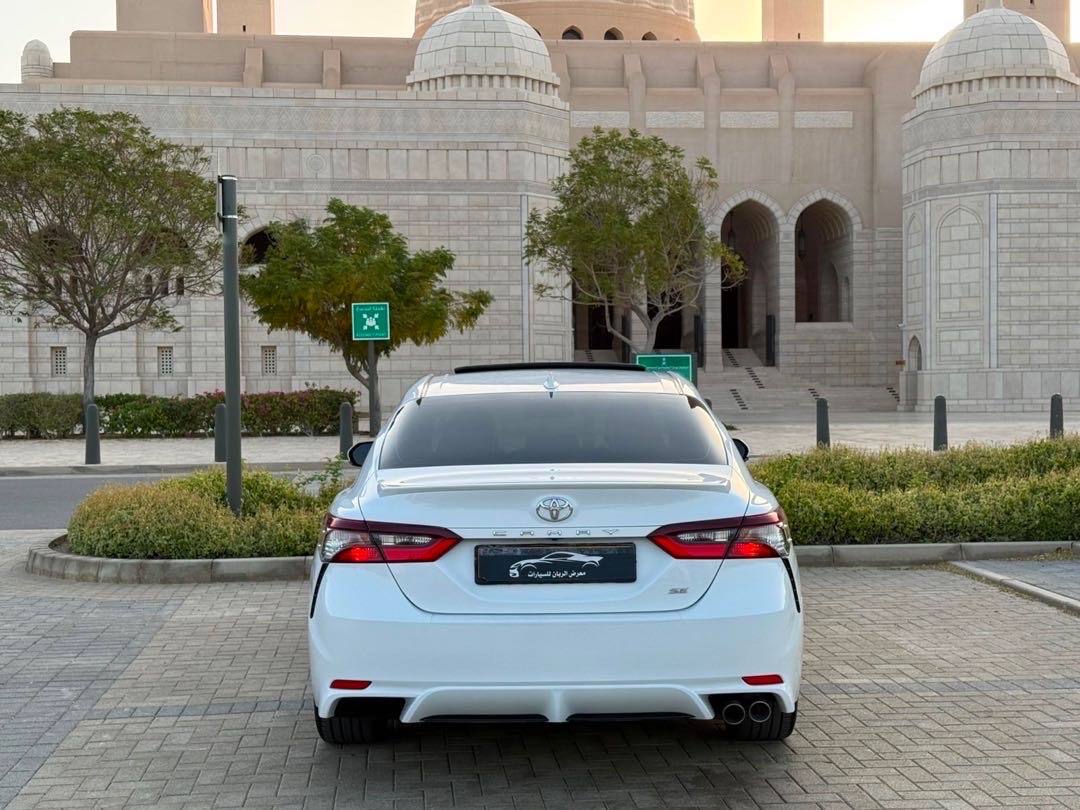 2022 Toyota Camry SE thumbnail 6