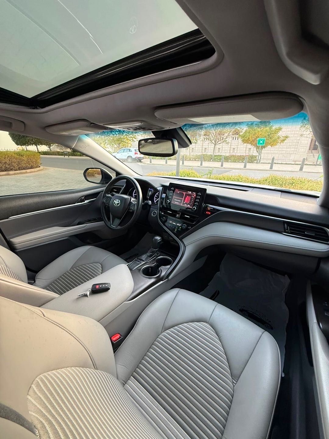2022 Toyota Camry SE thumbnail 12