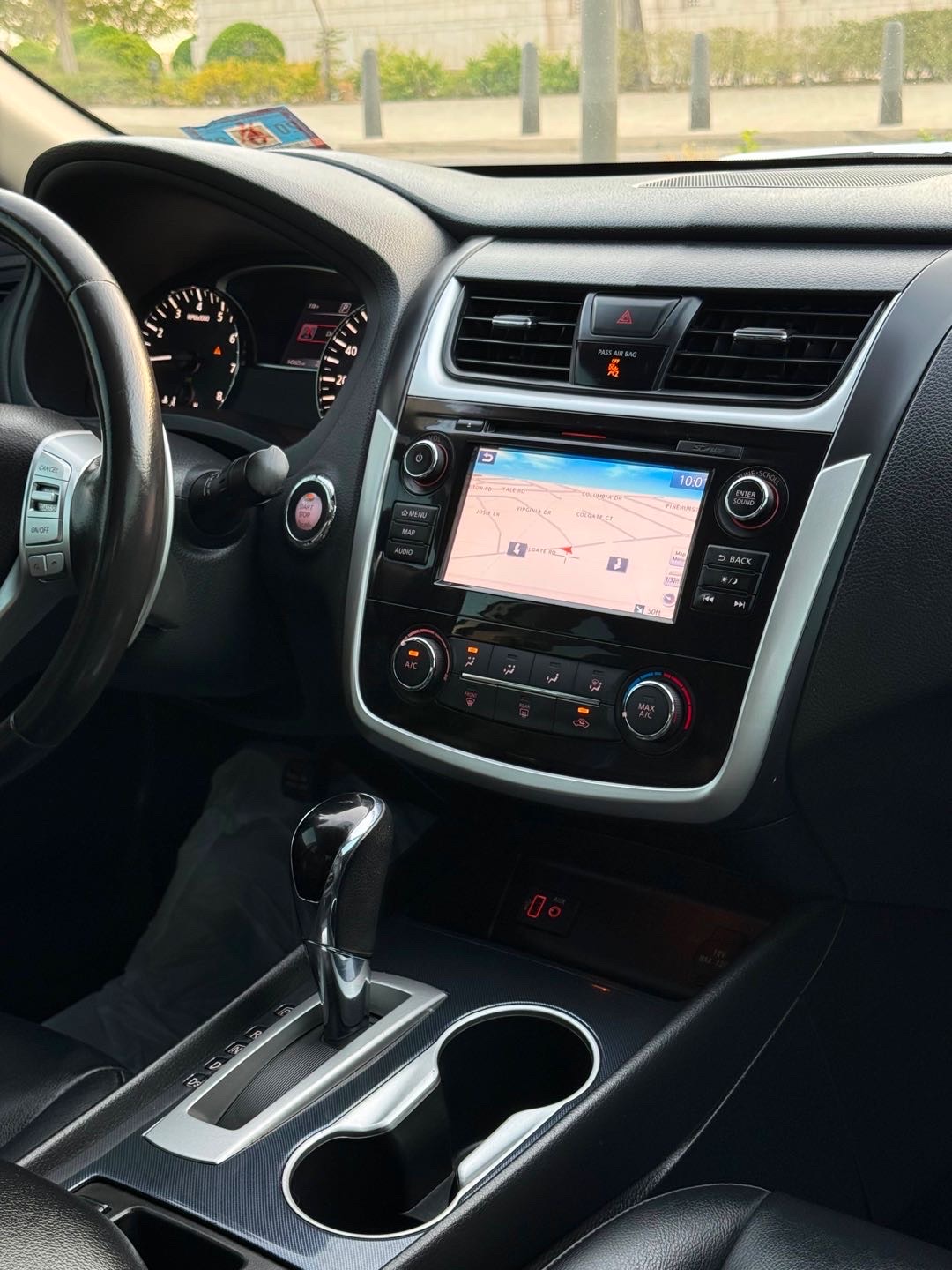 2018 Nissan Altima SR thumbnail 8