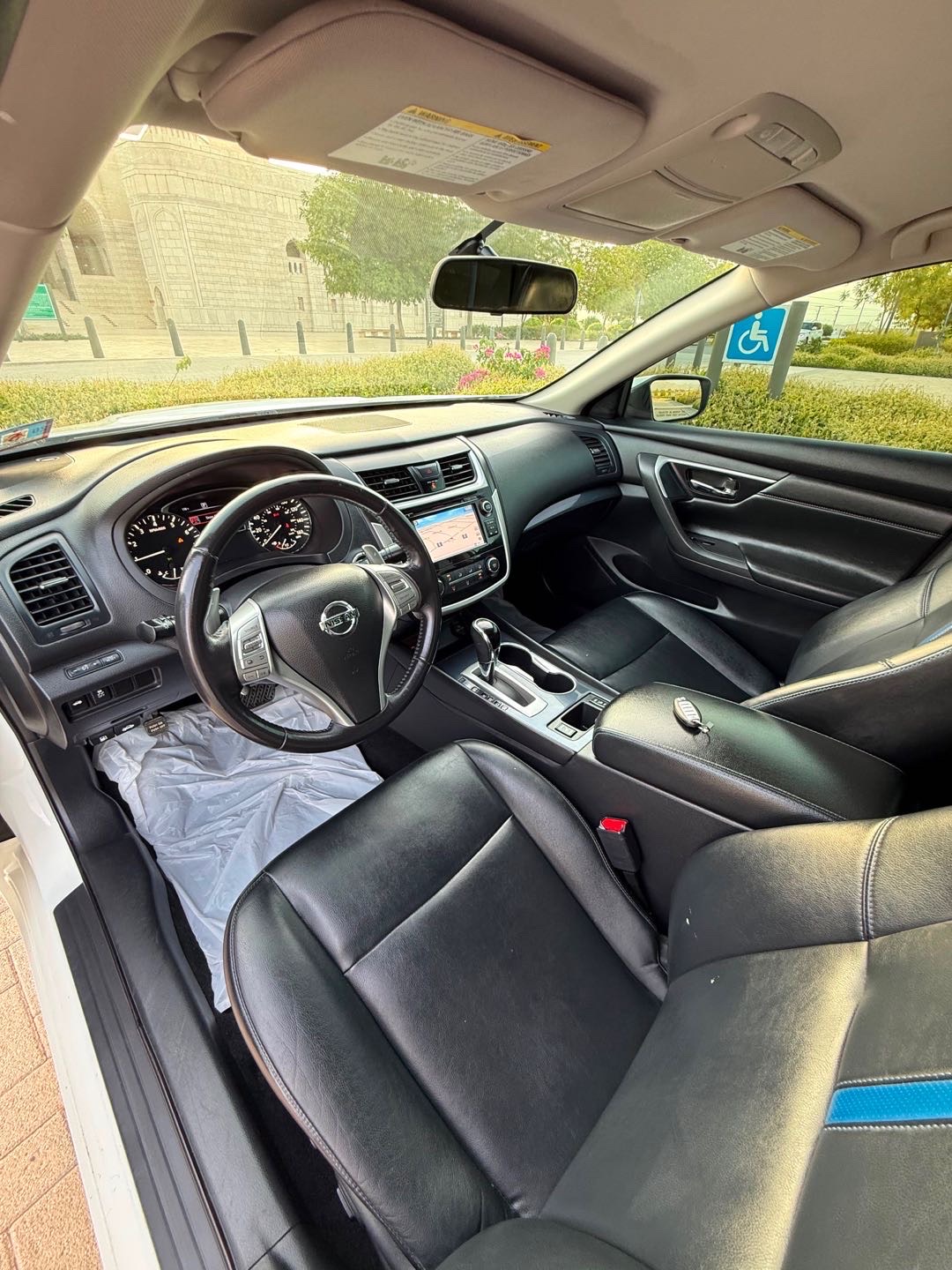2018 Nissan Altima SR thumbnail 10