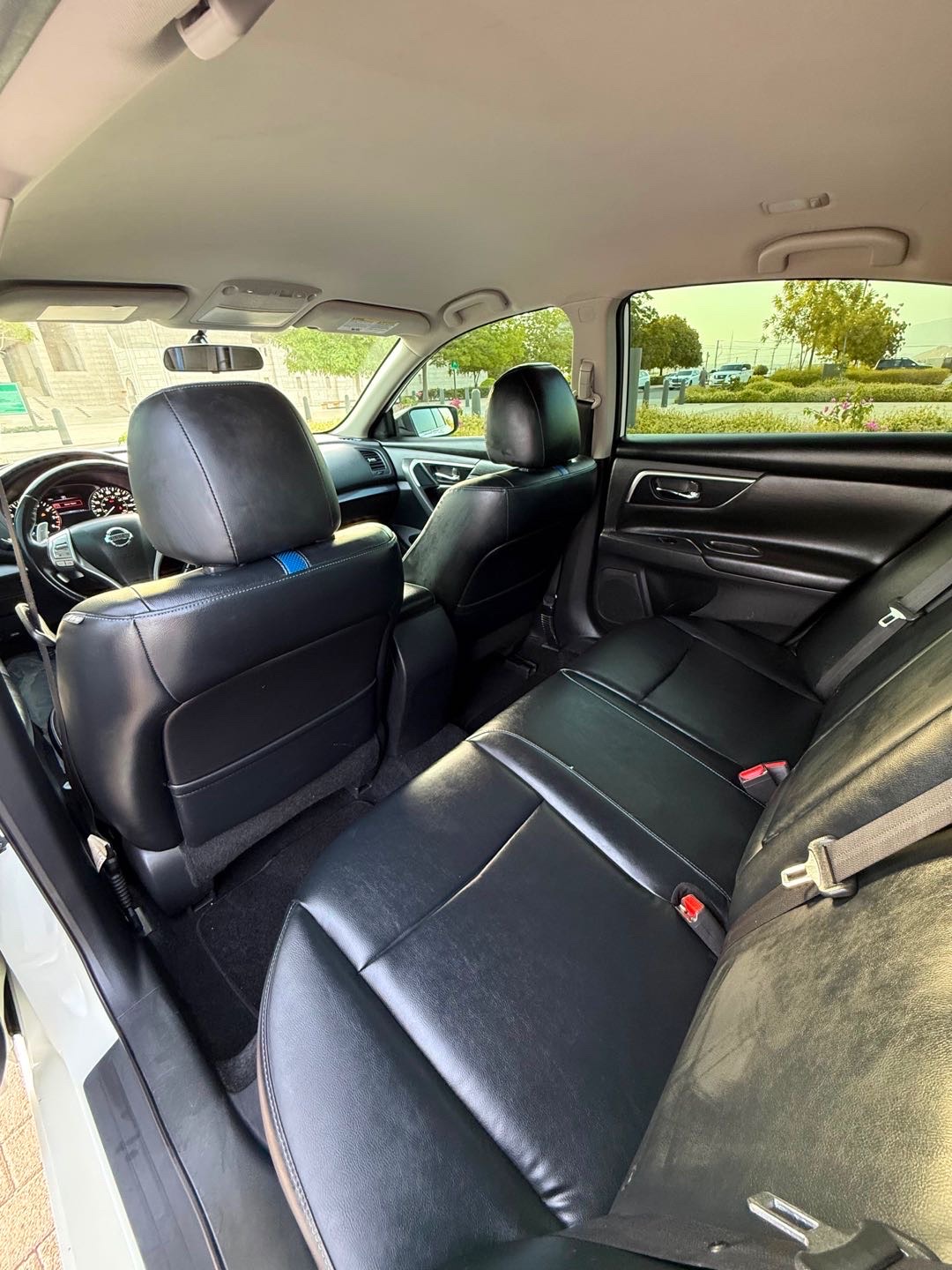 2018 Nissan Altima SR thumbnail 12