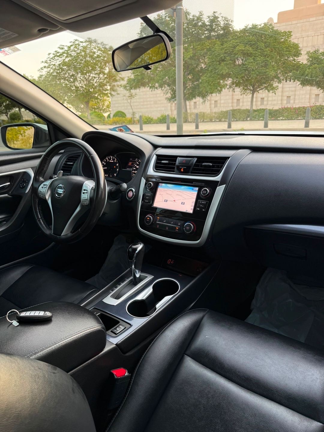 2018 Nissan Altima SR thumbnail 13