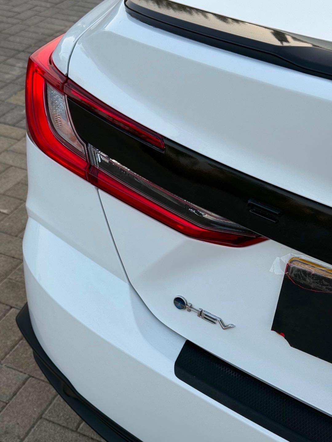 2025 Toyota Camry SE thumbnail 6