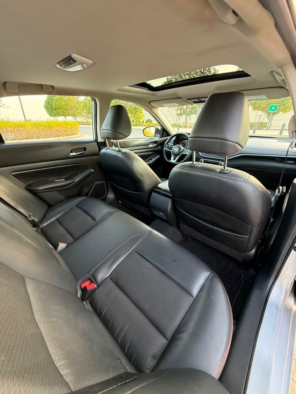 2020 Nissan Altima SR thumbnail 10