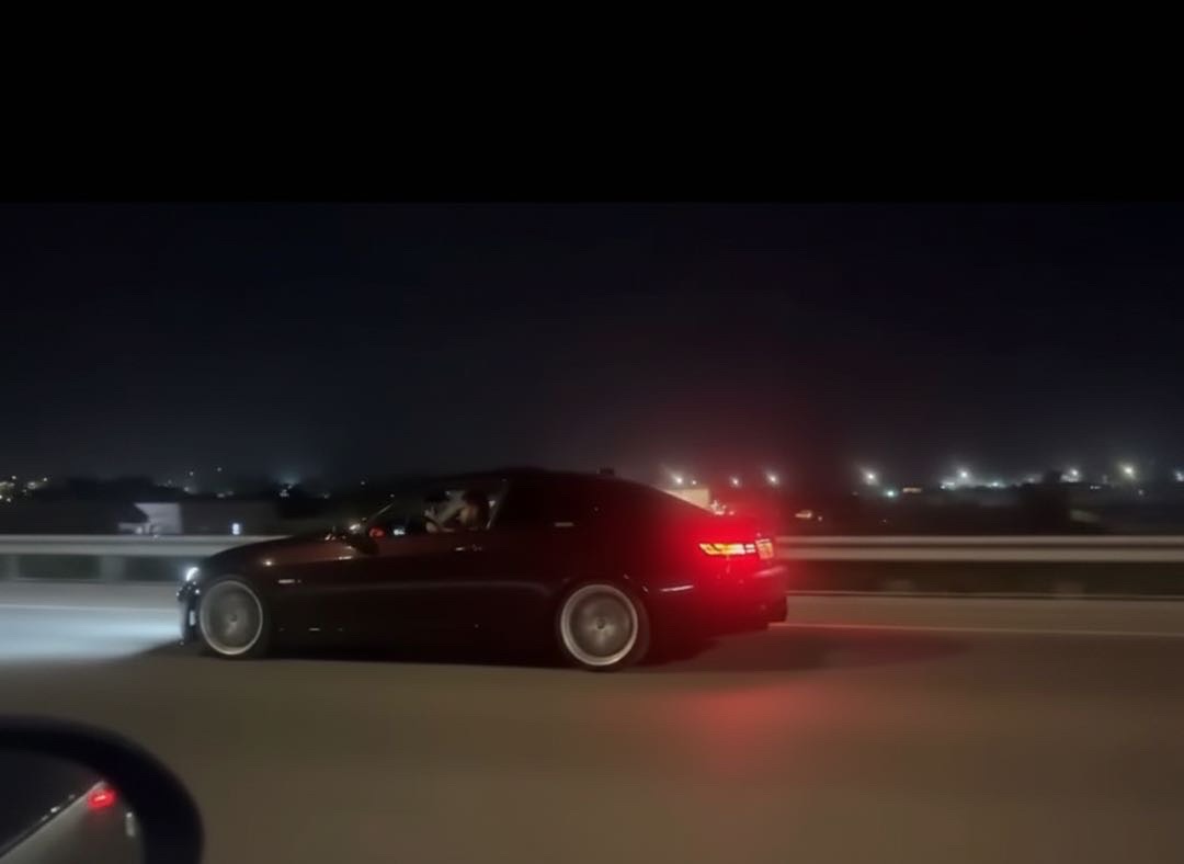 2008 BMW 3 Series 330i thumbnail 3