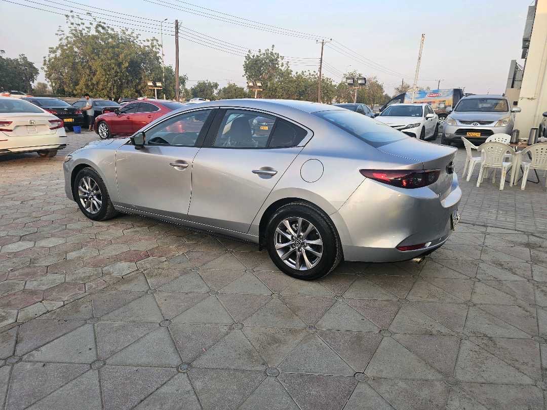 2021 Mazda 3 thumbnail 5