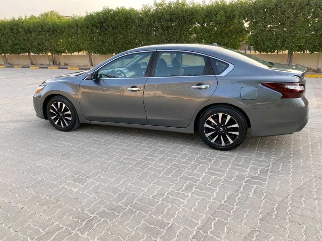 2018 Nissan Altima SV thumbnail 6