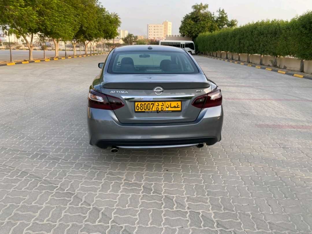 2018 Nissan Altima SV thumbnail 7