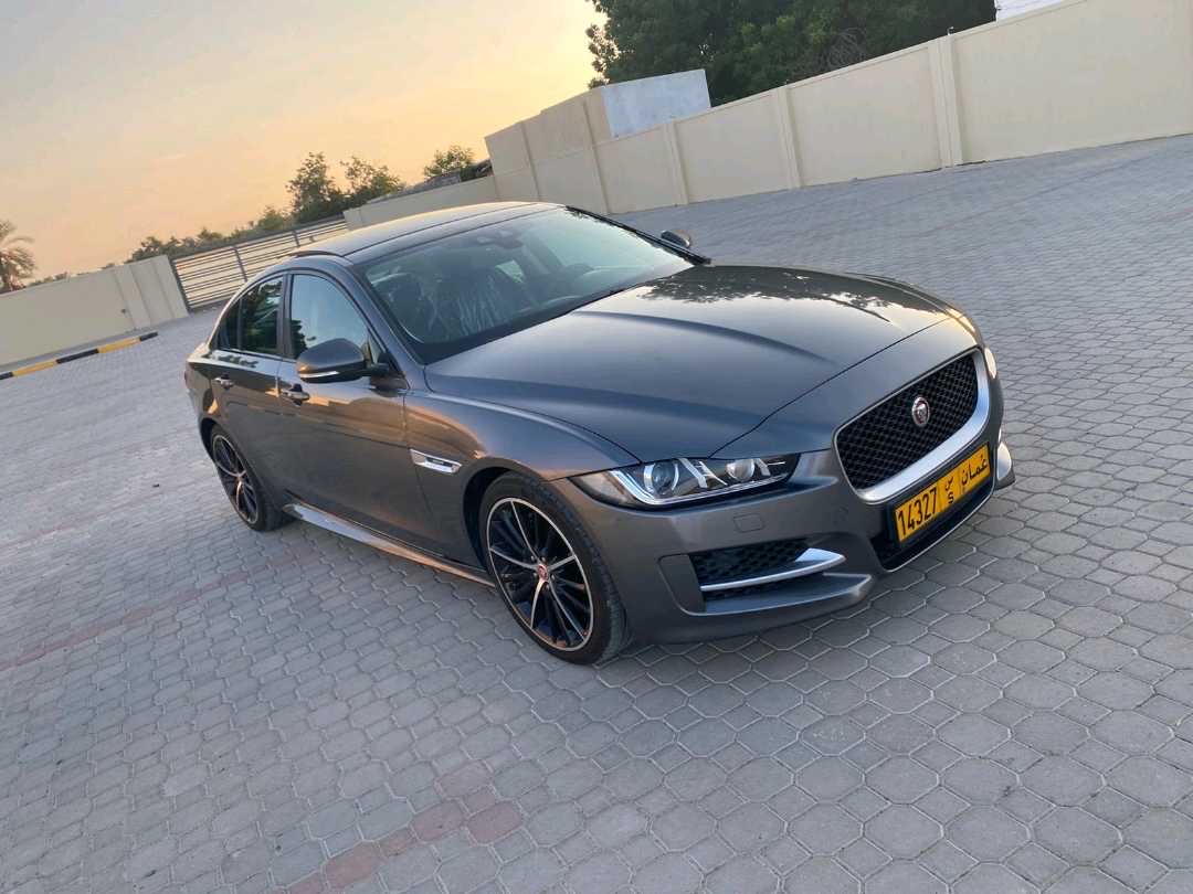 2016 Jaguar XF SV thumbnail 6