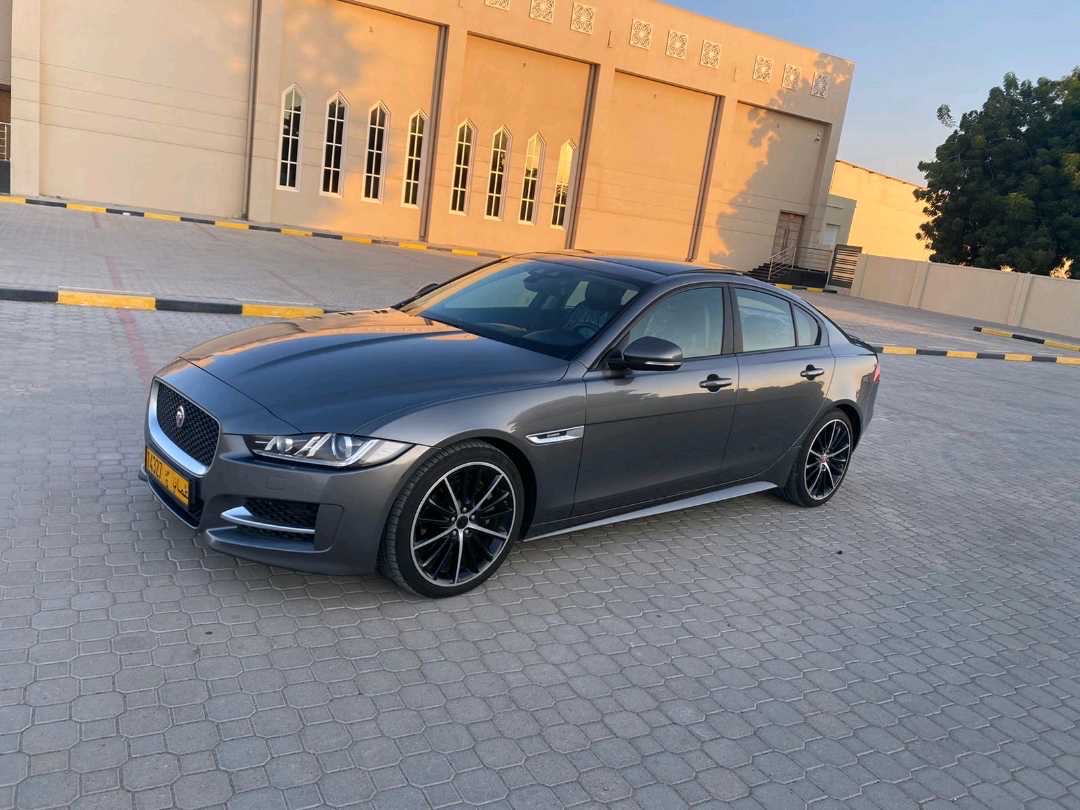 2016 Jaguar XF SV thumbnail 9