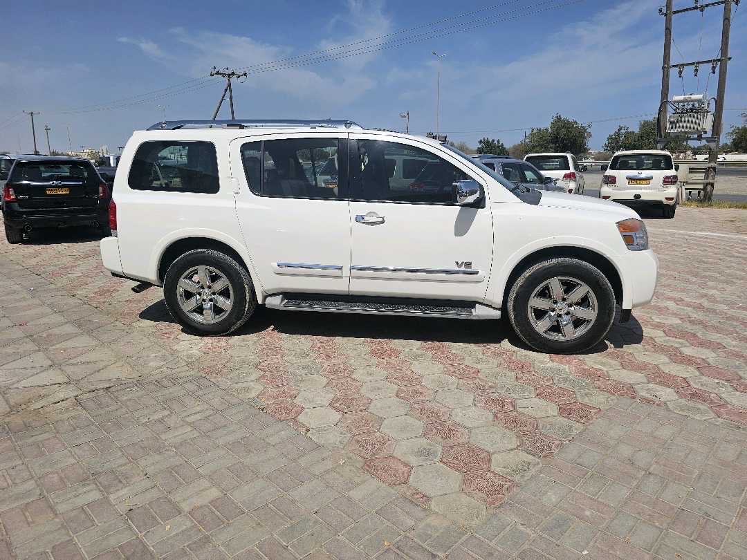 2012 Nissan Armada Platinum thumbnail 3