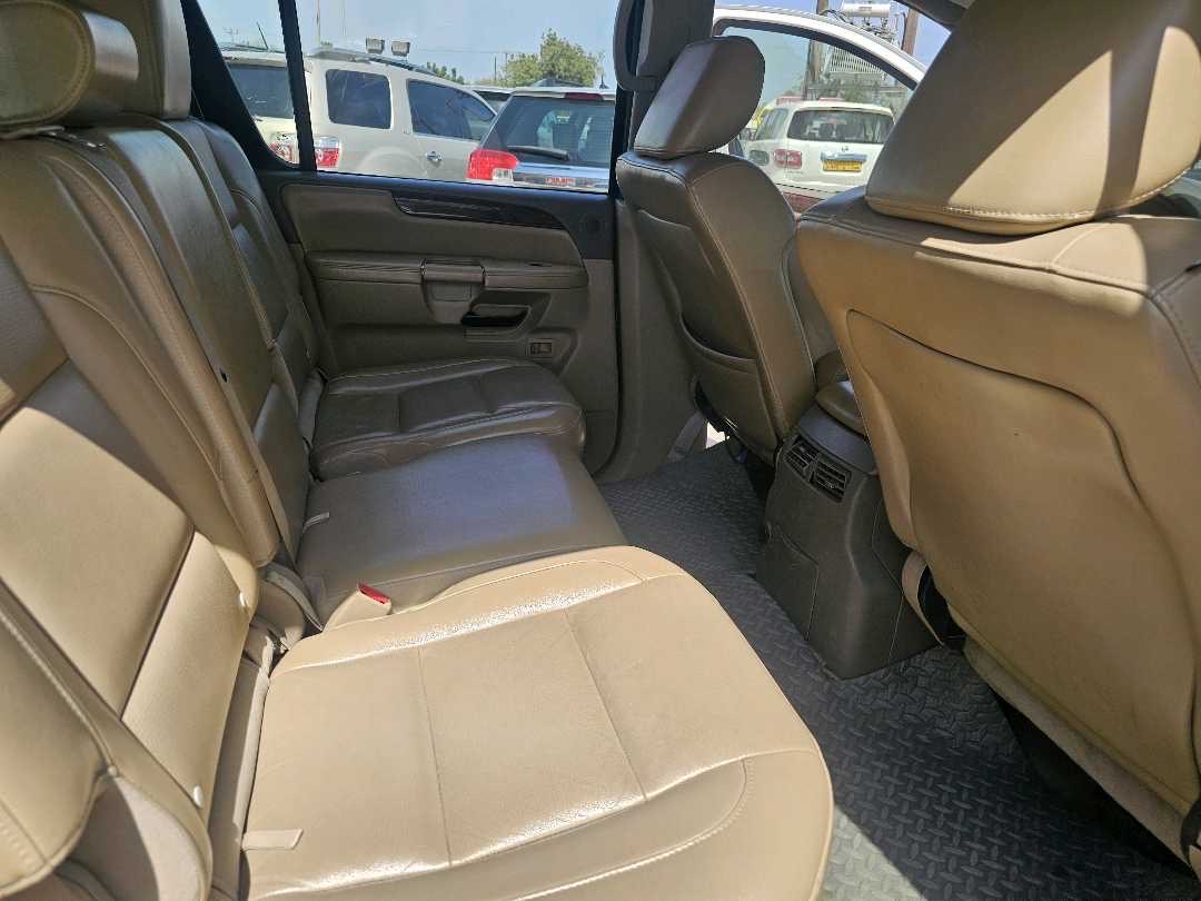 2012 Nissan Armada Platinum thumbnail 6