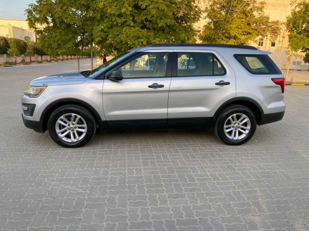 2017 Ford Explorer Platinum thumbnail 7