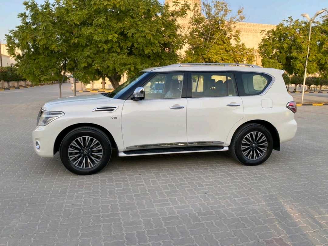 2014 Nissan Patrol Platinum thumbnail 10