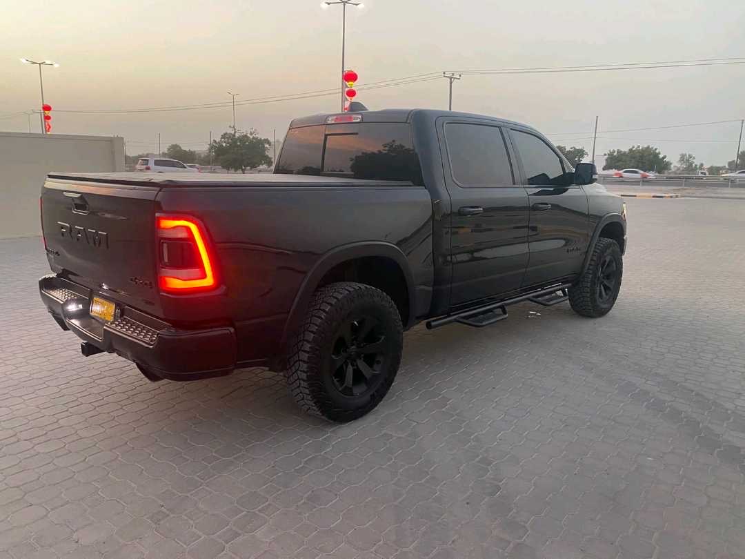 2019 Dodge Ram Platinum thumbnail 3