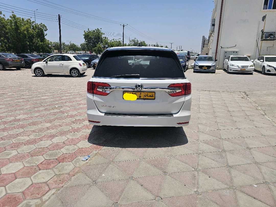 2020 Honda Odyssey Platinum thumbnail 2