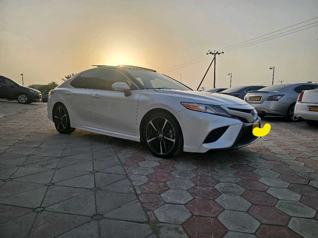 2020 Toyota Camry XSE thumbnail 3